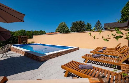 Four-Bedroom Holiday Home In Velika Buna - Foto 9