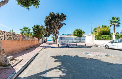 Sun & Sand Beach Apartment - Photo 27