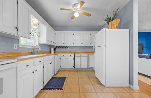 The Cottage on Abbey- Relaxing Summer Getaway in Harrison - Foto 18