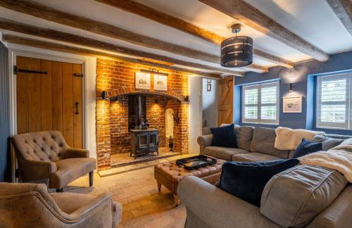 Knyvetts sleeps 6, 3 double beds, pretty garden - Foto 39