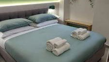 The Golden Pyramid - Photo 2