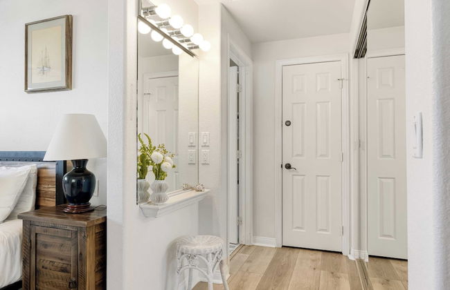 Canalfront Charmer by Avantstay Waterfront w/ Shared Dock + Hot Tub - Foto 20