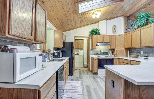 Versatile Castle Rock Lake Home with Fire Pit! - Foto 8