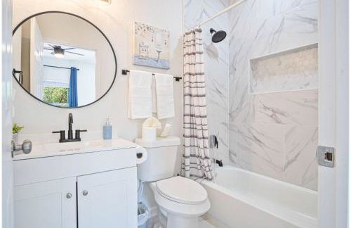 Perfect Spot to Relax 4br/3ba Near Dtown Hemisfair - Foto 54