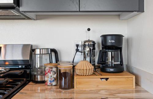 Modern 2 Bedroom King Bed EVCharger Pet-Friendly Balcony - Foto 6