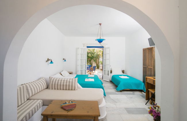 Antonina Hotel Apartments - Photo 4