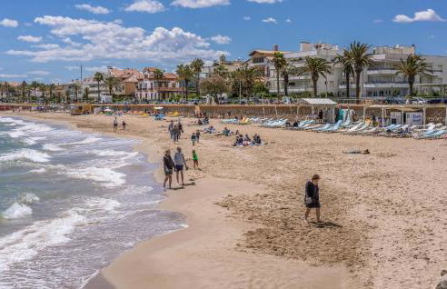 Amazing Apartment In Sant Pere De Ribes - Photo 20