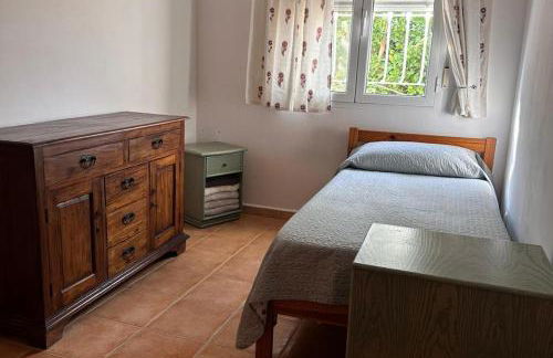 Casa Bueno- Sleeps 7 Private Pool & AirCon - Foto 28