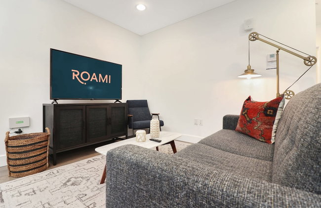 Roami at Bourbon Place - Photo 64