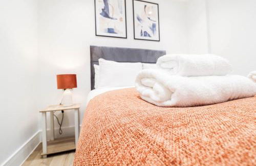 The Rye Retreat - 1BR Modern Design with Smart TV & Secure Underground Parking in Central High Wycombe HP13, Sleeps 3 - Foto 37