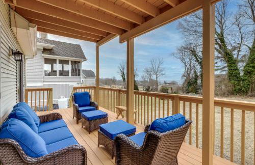 Walk to Eastern Point Beach Apt with Water View! - Foto 1