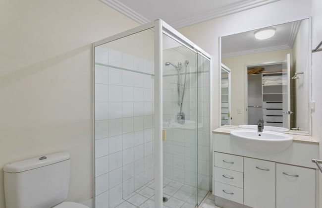 Republic Apartments - Photo 42