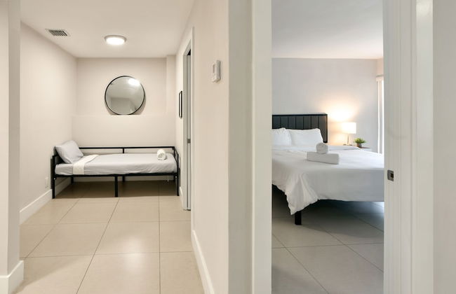 Artrageous on the river By RocketStay - Photo 60