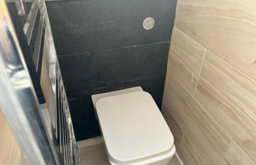 Entire Seaside Home 6 Private BedRooms Sleeps 10,4 Minute Walk To Station - Foto 28