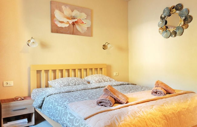 Chic and Elegant Flat Near Beach in Montenegro - Photo 16