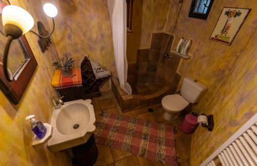 Vintage Stone House Where Calm Lives - Photo 24