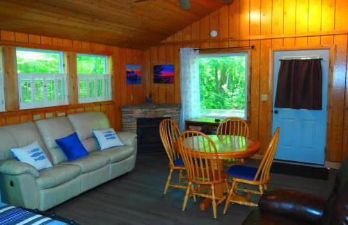Cavalier Cottage - Private Lakefront w Kayaks! - Foto 46