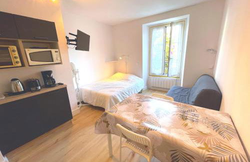 Meublé de Tourisme dans parc arboré 1000m2 - Sejour-la-Roche Eperon - Foto 4