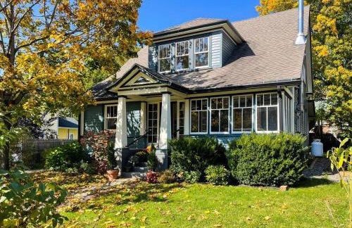 Spacious Arts Crafts Village Home Perfect Summer Base Near Trails Events - Foto 46