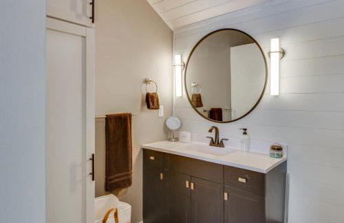 Pet-Friendly Cabin with Lake Access and Patio in Dent - Foto 16