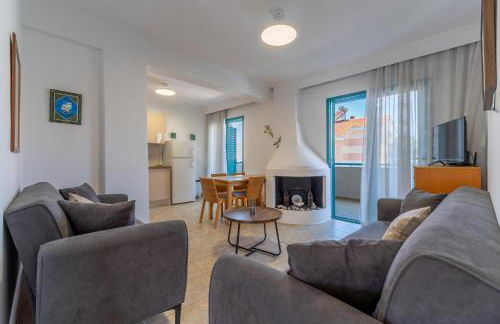 Emerald Seaside Apartment In Pefkohori - Photo 3