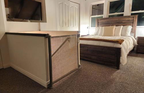 Hot Tub-EV-Kid Friendly-Arcade Game-BBQ-Fire Pit - Photo 49