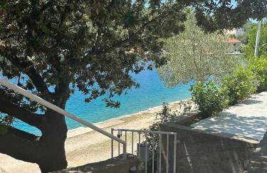 Holiday House Jagoda -First Row to the Sea Brbinj - Foto 12