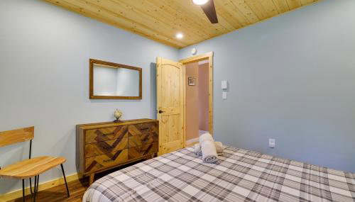 Secluded Cabin, Jacuzzi, Pool Table, King Bed & Fire Pit - Foto 2