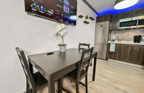 Modern condo near Fremont Street - Foto 74