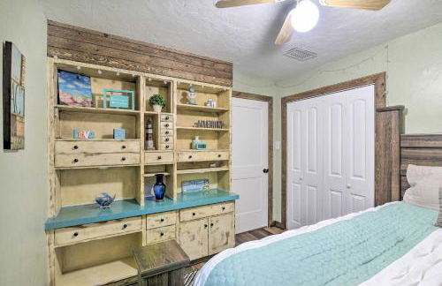 Galveston Group Getaway with Private Yard and Fire Pit - Foto 15