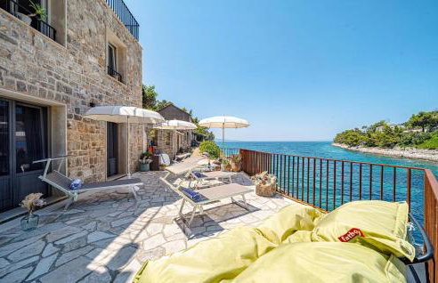 4 Bedroom Gorgeous Home In Korcula - Photo 10