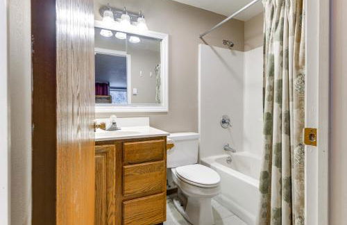 West Dover Townhome Hot Tub, 2 Mi to Mount Snow! - Foto 14