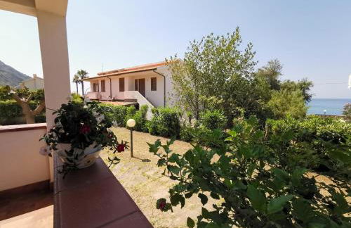 Casa con Giardino e Terrazzo vicino al Mare - Foto 9