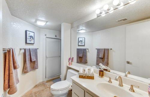 Golf, Hike and Relax Cathedral City Condo - Foto 16