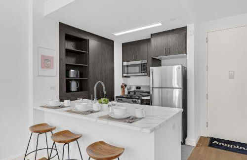 FiDi 1 BR w Work Setup by Anyplace - 11687 - Foto 14