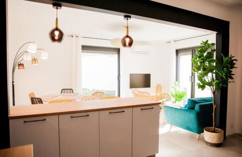 Maison Nomade piscine privée, parking et clim - Foto 12