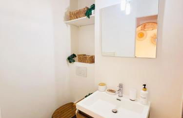 Studio rénové climatisé tout confort - Lit Queen size - emplacement idéal près des plages - Photo 8