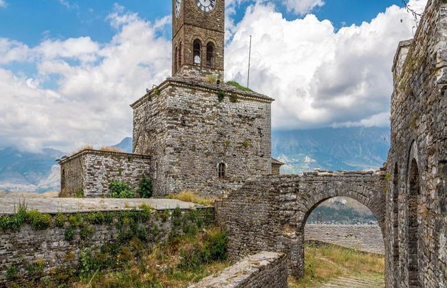 Discover Gjirokaster: A World Heritage Site with hotel pìck up - Full-Day Tour - Foto 1