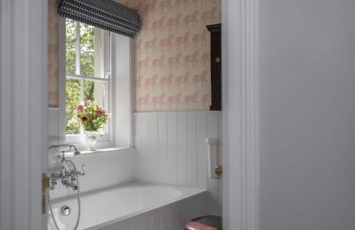 Henge Estate - Large Manor with ensuite double rooms, hot tub and tennis court - Foto 14