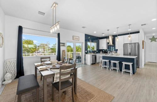 Blue Pearl New Waterfront Haven with Heated Pool ,70 Foot Dock, and More! - Foto 19