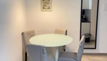 02 - ESTÚDIO NA SAVASSI com Wi-fi, TV, Vaga de garagem, Cozinha completa - Foto 3