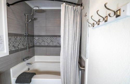 Spacious Family Home with Hot Tub - Foto 29