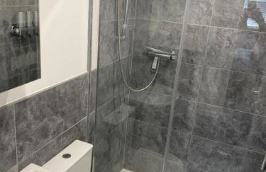 modern 1 bed apartment with car parking - Foto 13