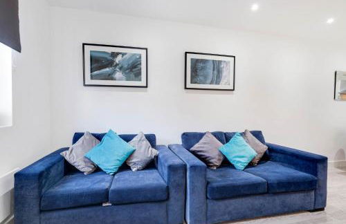 Luxurious 1 Bed Serviced Apartment with Wi-Fi - Photo 46