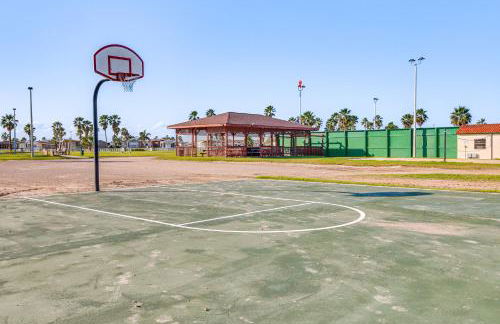 Furnished Deck Waterfront Port Isabel Cottage! - Foto 42