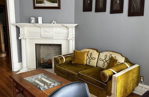 Historic Tudor with River Views & Fun Gaming Room - Foto 10