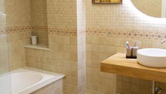 Bonito y luminoso apartamento en Rosalía de Castro - Photo 3