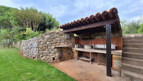 Sous le Grand Pin Piscine & Spa Gîtes Éden en Cévennes à Anduze Gard - Foto 3, Garden, Garden view