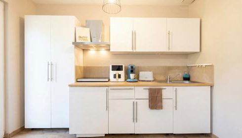 T2 cosy - Aéroport 9min Parking Équipé - Foto 3, stove, toaster