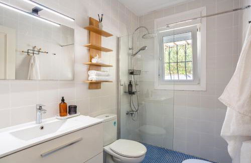 Lloret · Villa Gamené piscina y mar - Photo 12